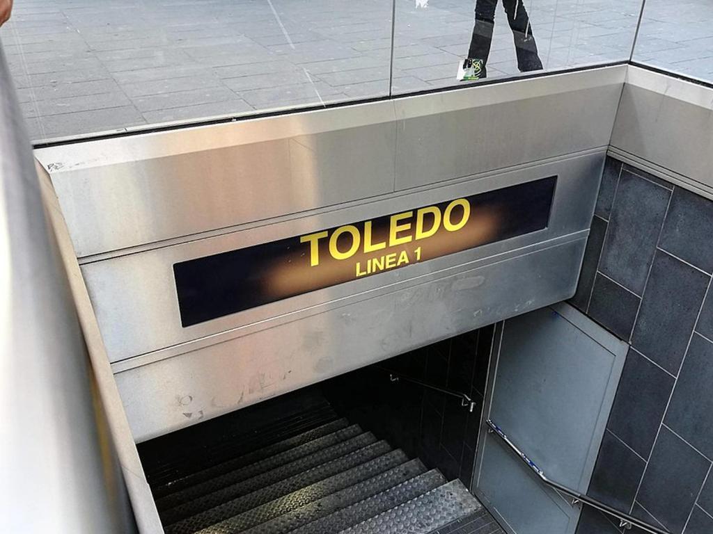 فندق Il Vicoletto A Toledo نابولي المظهر الخارجي الصورة